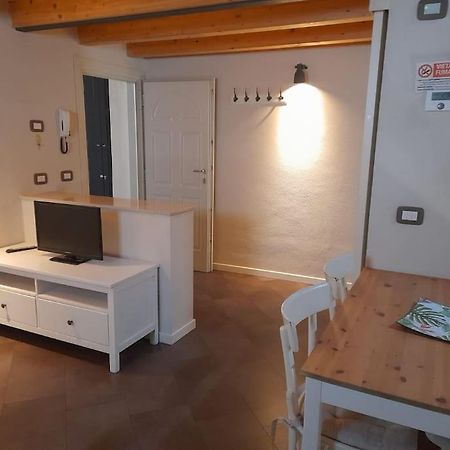 Apartamento Iseo Loft - Comfort In Downtown Exterior foto