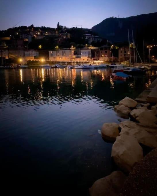 Apartamento Iseo Loft - Comfort In Downtown Exterior foto